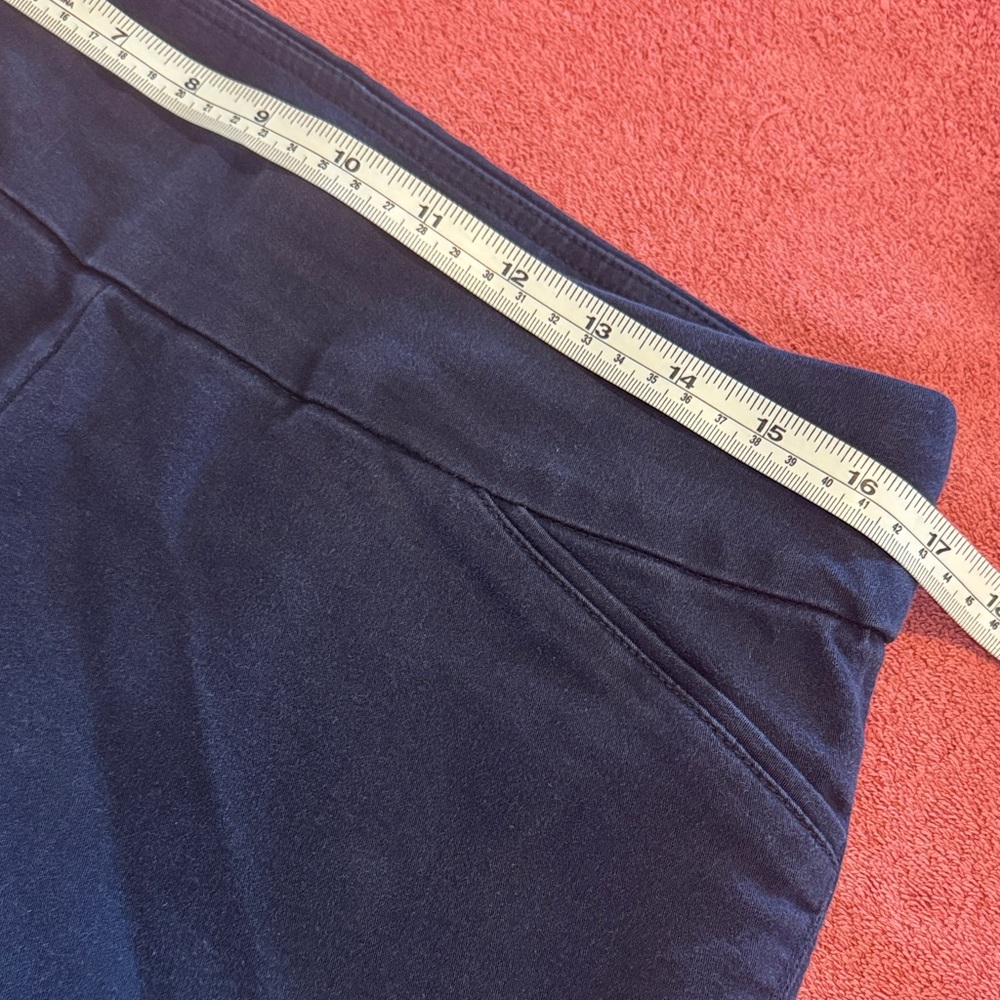 Straight-Leg Women's Jeans in Navy - Classic Everyday Fit - Picture 7 of 16